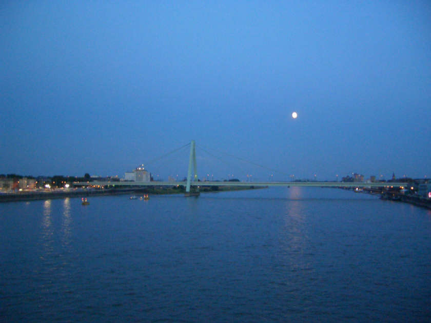 Moon over Severinsbridge - Der Mond über der Severinsbrücke
