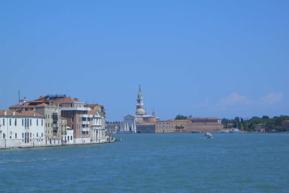 Wir nähern uns der Stadt Venedig - We are approaching Venice