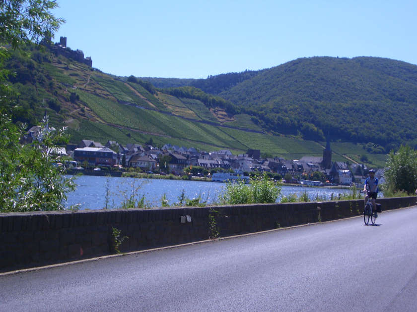 Along the Moselle River / An der Mosel
