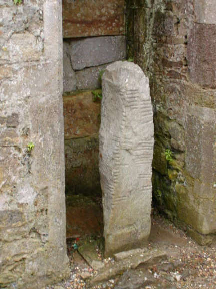 Old Irish Rune Stone - Alter Runenstein